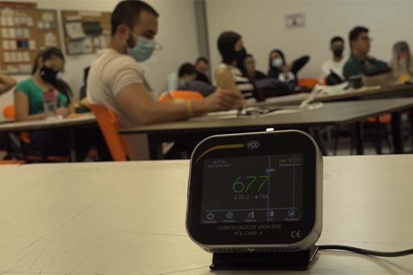 Adicionalmente el estudio midió la concentración de dióxido de carbono en los espacios. Foto: Unimedios