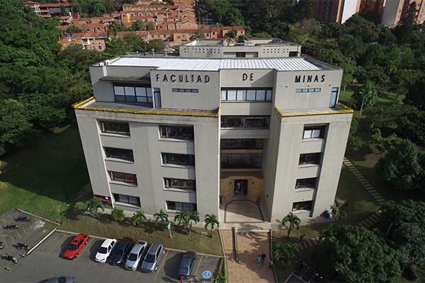 El programa de Ingeniería de Minas y Metalurgia tiene 135 años, mientras que Ingeniería de Petróleos tiene más de 80 años. Foto: Unimedios.
