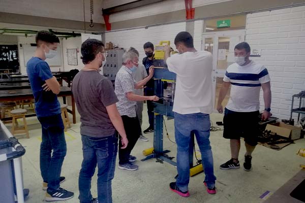 Durante las clases y su ejercicio profesional ha sido riguroso. Foto: cortesía Édison Andrés Palacio Higuita.