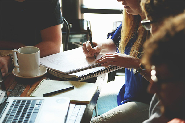 “Llegó el momento de interpelar distinto al sector empresarial, reconocer otros liderazgos empresariales que están preocupados por lo público y por posicionar la conversación incómoda”, Laura Gallego. Foto: Pixabay