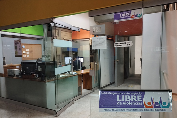 En los espacios de la Facultad las personas encuentran mensajes que van teniendo relevancia en la generación de una atmósfera del cuidado. Foto: Unimedios.