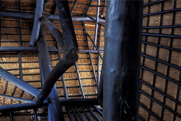 La madera es óptima en aplicaciones como columnas, vigas, techos y pisos. Foto: cortesía César Echavarría.
