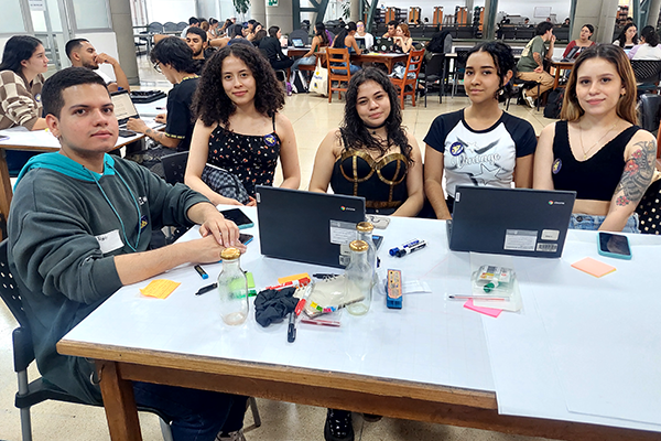 El encuentro de campistas se realizó en la Biblioteca Efe Gómez, Campus El Volador, Sede Medellín. Foto Unimedios.