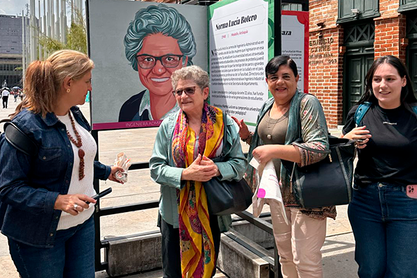 Exposición Homenaje a Egresadas Destacadas, de las primeras generaciones de la Facultad de Minas. Foto Unimedios