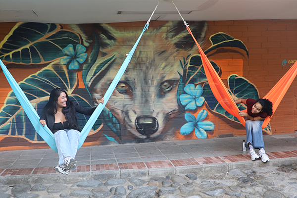 Este sitio para el descanso fue habilitado en el costado norte del bloque 24 de la Facultad de Arquitectura. Foto Unimedios Medellín.