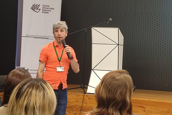 Proyecto "Geo-catálisis: valoración de ilmenita proveniente de residuos mineros". "Mostramos un potencial catalítico para un residuo minero". Ludovik Doskis, UNAL. Foto Unimedios Medellín.