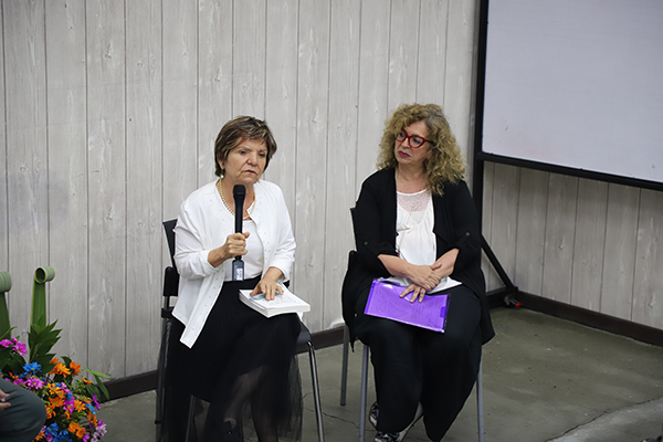 La publicación del libro fue financiada con sus propios recursos. Foto de Unimedios.