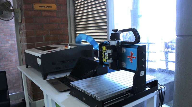 El Makerspace está ubicado en el segundo piso de la Biblioteca Efe Gómez, campus El Volador, Sede Medellín. Fotografía Unimedios Medellín.