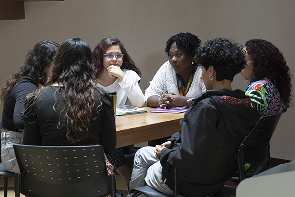 Durante la tarde, se realizaron talleres con los asistentes para la construcción colectiva. Foto Facultad de Minas.