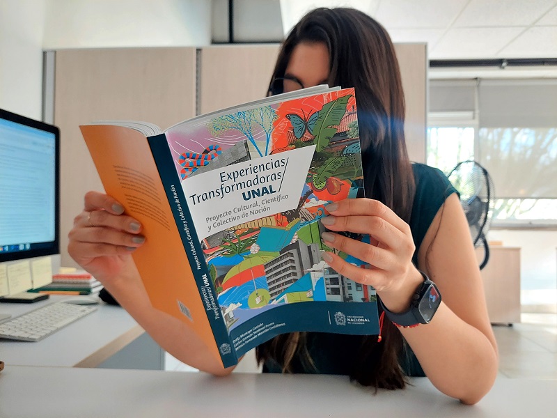En 205 páginas, el libro recoge los proyectos e iniciativas más destacadas de la UNAL en todas sus sedes, entre los períodos 2018-2021 y 2021- 2024. Foto: Unimedios Medellín.