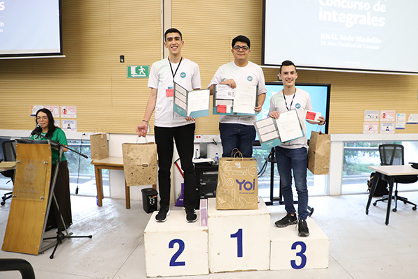 El primer lugar del concurso fue para Sebastián Martínez, seguido de Nicolás Buenaventura y José Miguel Vásquez. Foto Unimedios.