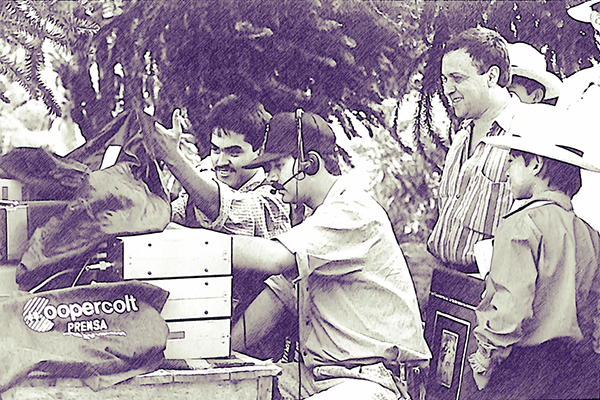 Además de videocasetes, con la donación se recibieron equipos profesionales usados para la producción audiovisual de la época. Foto cortesía del Laboratorio de Fuentes Históricas UNAL.
