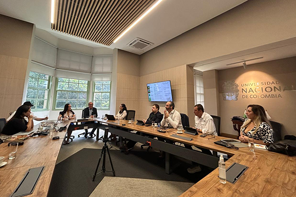 La reunión se desarrolló en el Salón de los Consejos. Foto de Unimedios.