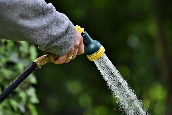 A pesar de que Colombia es un país con abundante agua, la distribución desigual y el impacto de conflictos armados dificultan su gestión. Foto de Pixabay.