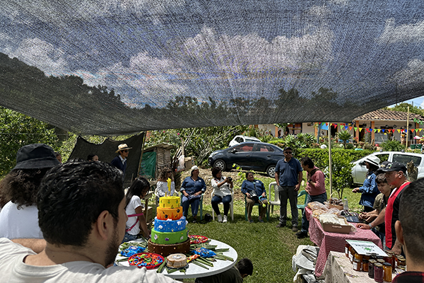 Recientemente se realizó una actividad de cierre del proyecto. Hubo retroalimentación y celebración del quinto aniversario de Cormufave. Foto de Unimedios.