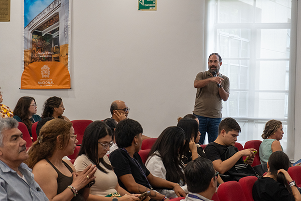 Los participantes debatieron y participaron en torno a los distintos temas que se abordaron. Foto cortesía de la Oficina de Comunicaciones de la Facultad de Minas.