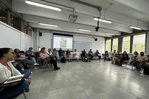 Además de representantes del Gobierno Nacional, asistieron miembros de la Mesa de Unidad y Concertación del Suroeste Antioqueño. Foto Unimedios