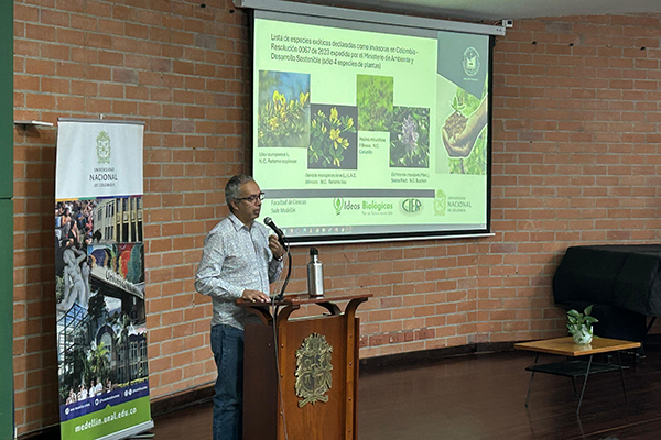 Los asistentes conocieron sobre plantas naturalizadas. Foto de Unimedios.