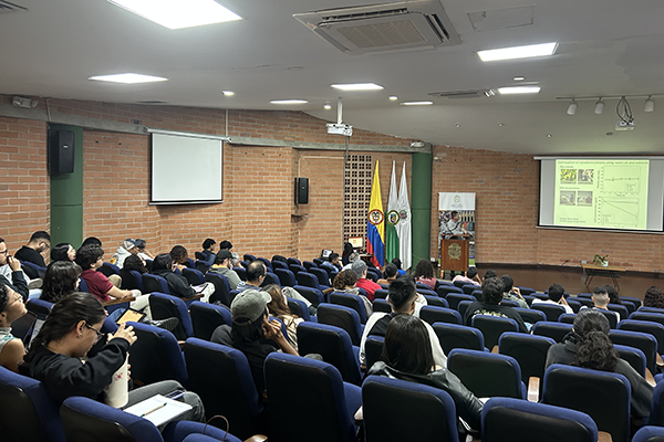 El evento se realizó en el auditorio Gerardo Molina. Foto de Unimedios.