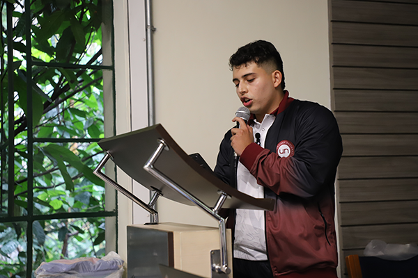 Leonardo Echavarría, director del grupo Hip Hop UNAL e integrante del grupo Salsa UNAL. Foto Unimedios.