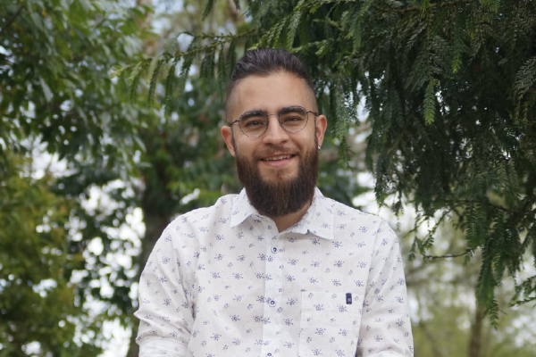 Juan David Arias Henao, ganador de mención de honor en la categoría Ciencias Sociales y Humanas. Foto cortesía de la Fundación Alejandro Ángel Escobar.
