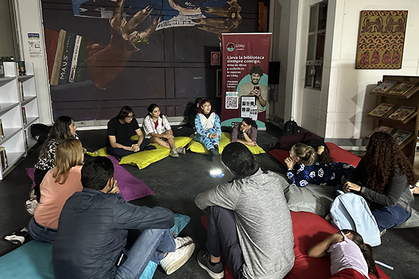 En la Biblioteca Efe Gómez hubo cuentería y lectura. Foto de Unimedios.